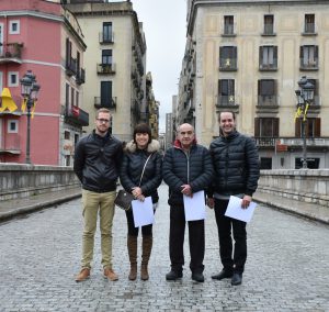 Ruta circense pels aparadors del comerç local de Girona