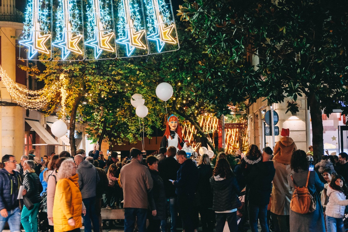 Ambient comercial de Nadal al carrer Santa Clara