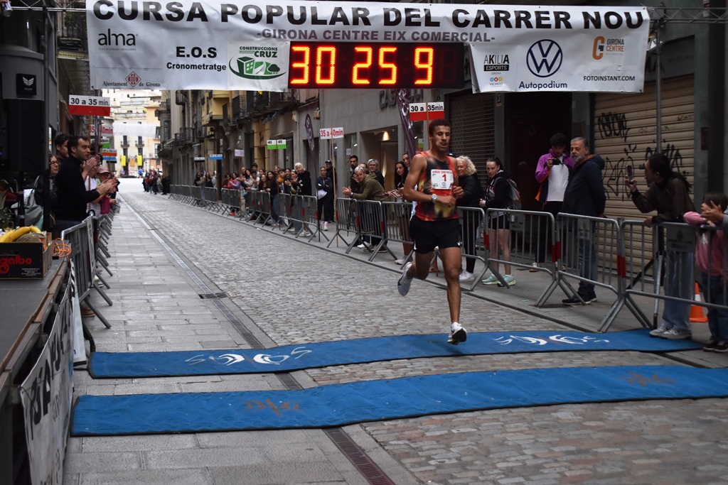 Arribada primer classificat 10 km masculí