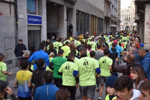 La Cursa Popular del Carrer Nou torna a omplir Girona