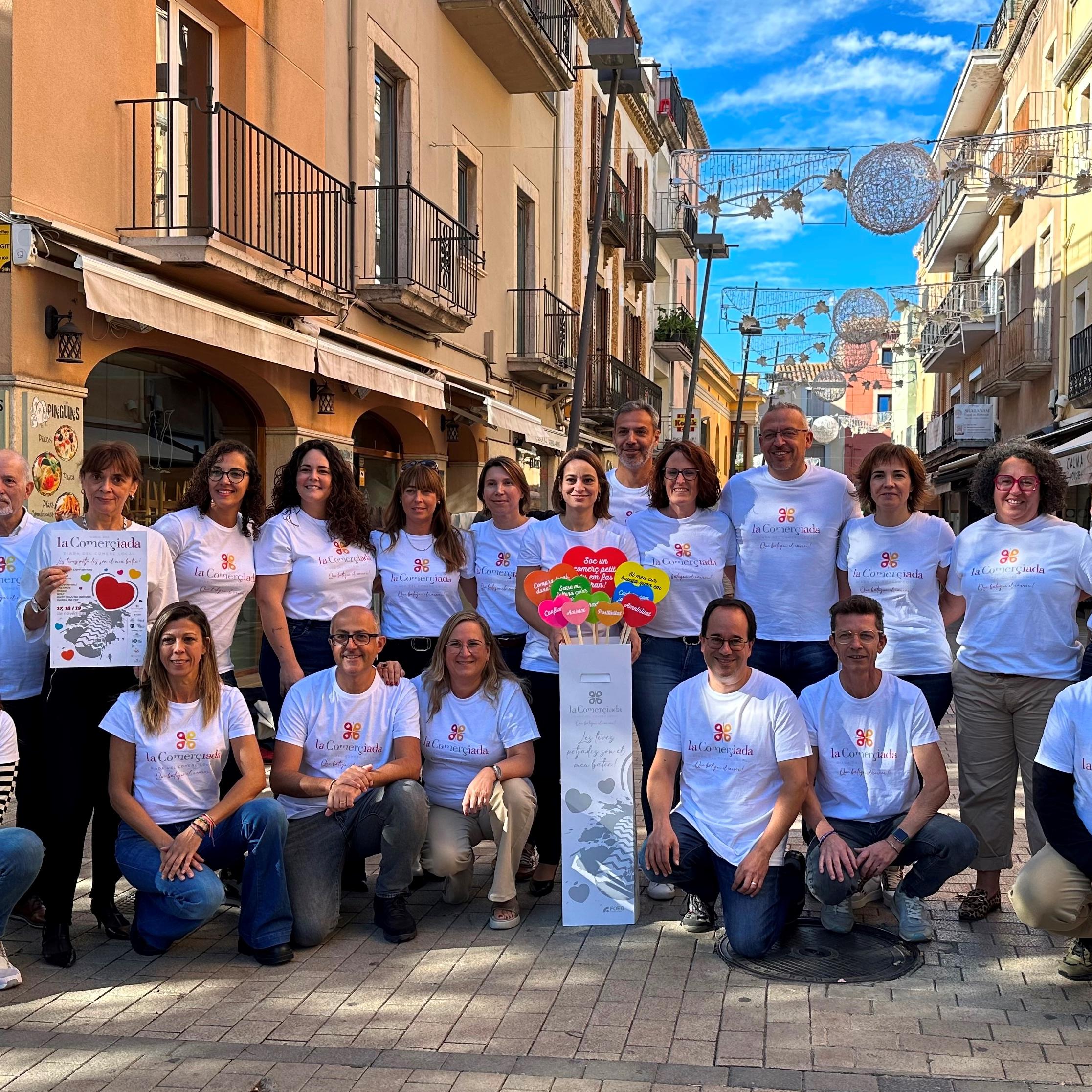 Representants de la FOEG i de les agrupacions de comerç de la demarcació de Girona impulsores de “La ComerÇiada” avui després de la presentació de la campanya. 