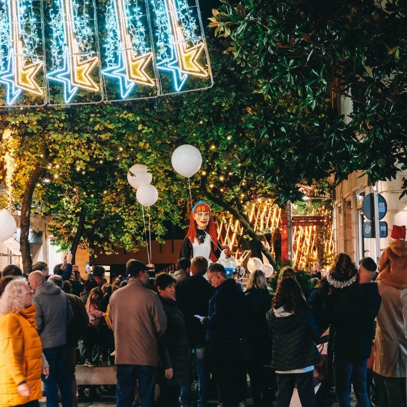 Ambient comercial de Nadal al carrer Santa Clara