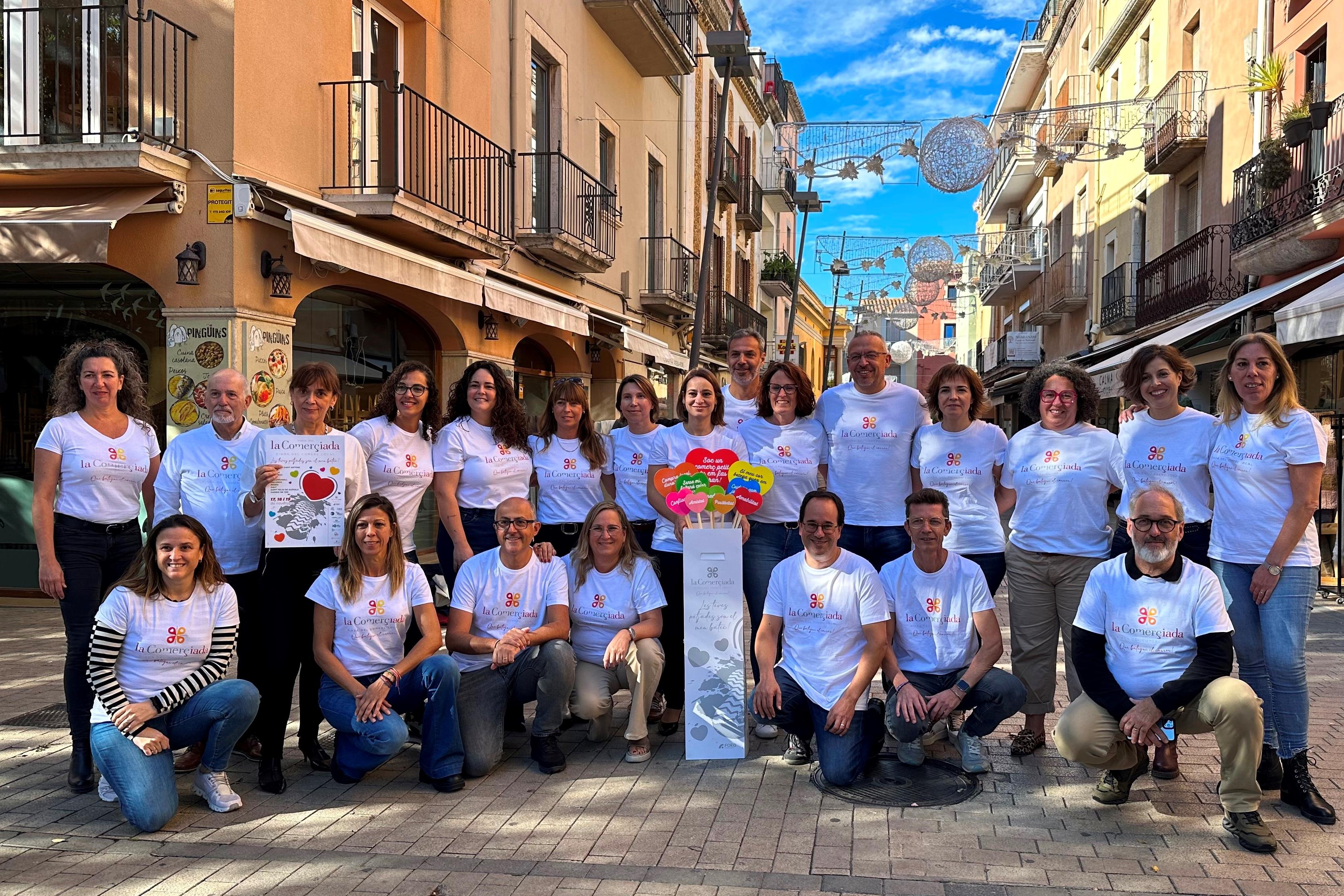 Representants de la FOEG i de les agrupacions de comerç de la demarcació de Girona impulsores de “La ComerÇiada” avui després de la presentació de la campanya. 