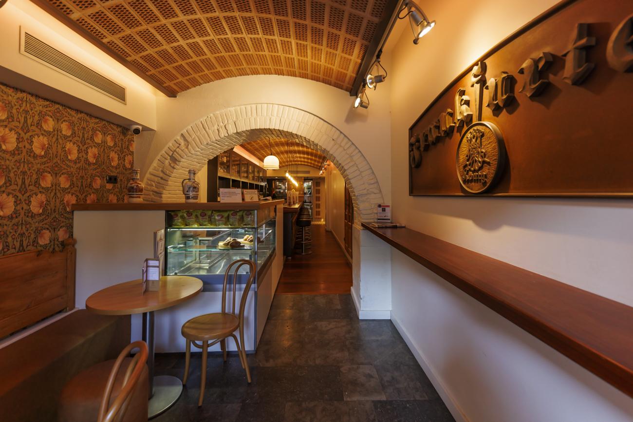 Bar restaurant