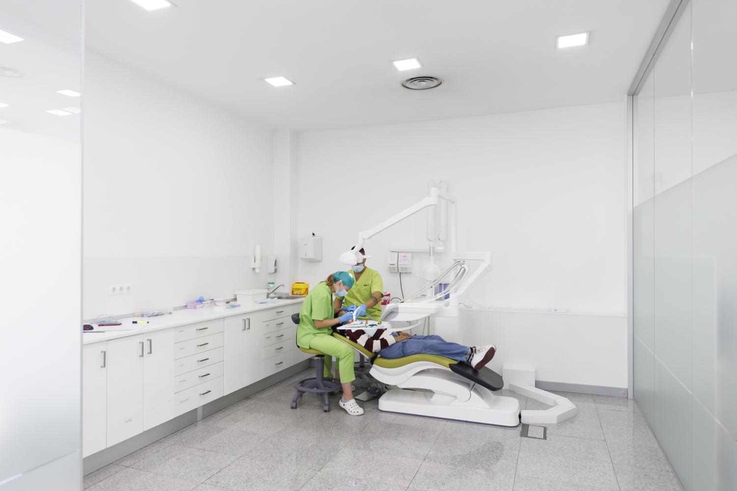 clinica implantdent