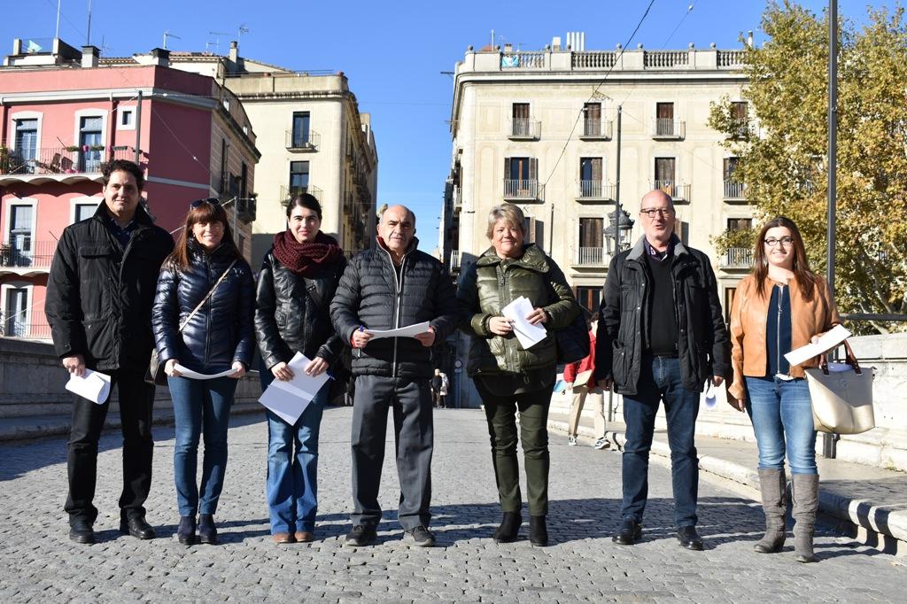 Un jurat ha avaluat avui la mostra d’aparadors gastronòmics de Girona