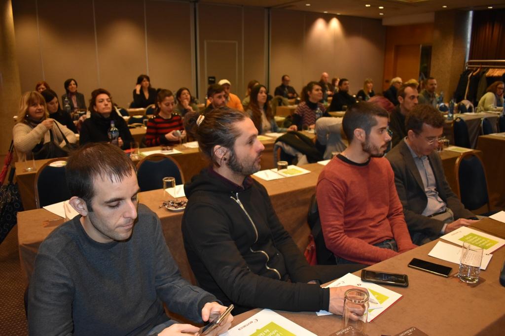 Empresaris del comerç, el turisme i la restauració aborden els canvis de la nova llei de protecció de dades