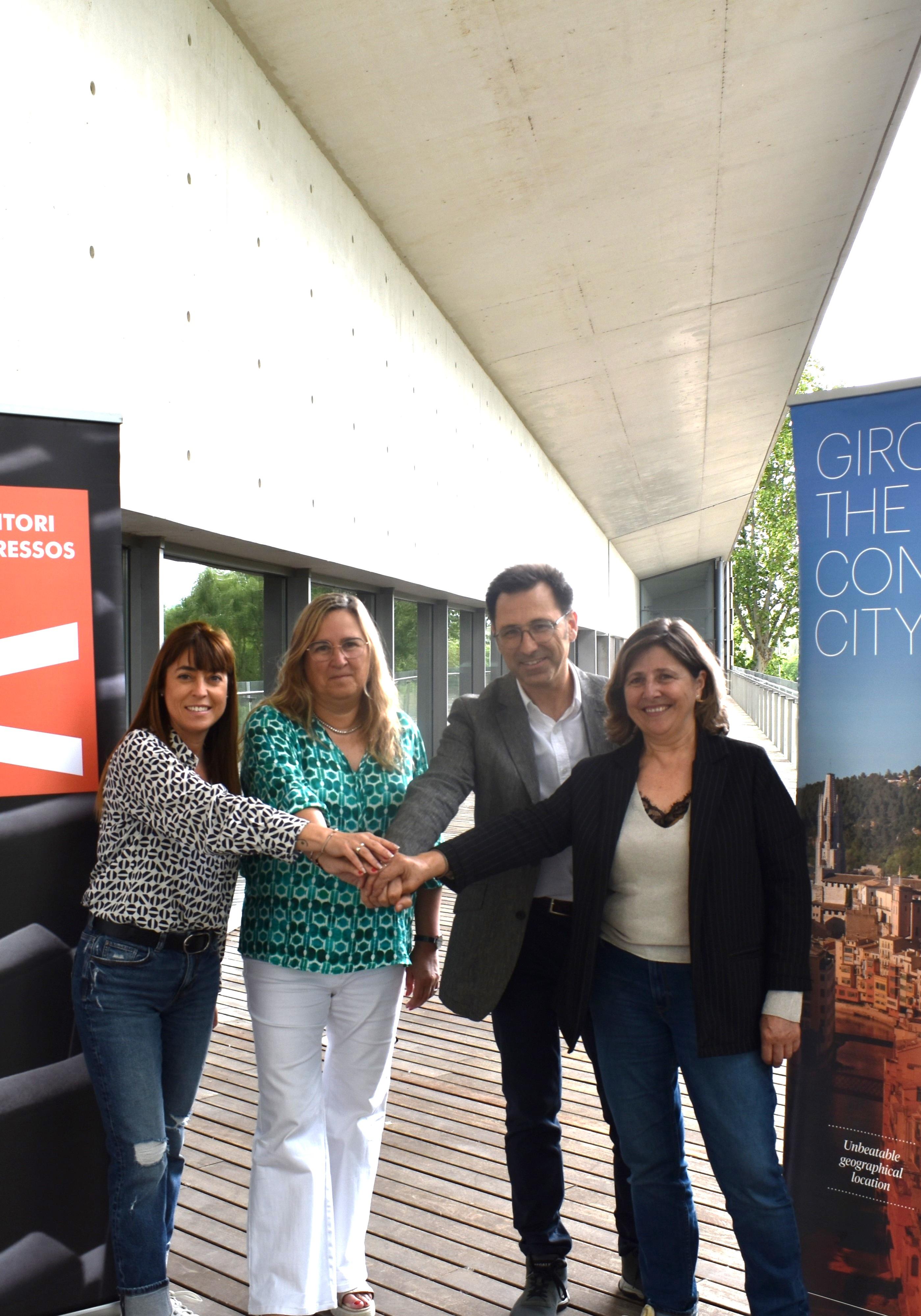 D’esquerra a dreta, la gerent de Girona Centre, Mònica Bartrina; la presidenta de l’entitat, Mercè Ramírez de Cartagena; el director del Palau de Congressos, David Ibáñez; i la tècnica responsable del Girona City Convention Bureau, Núria Prats.